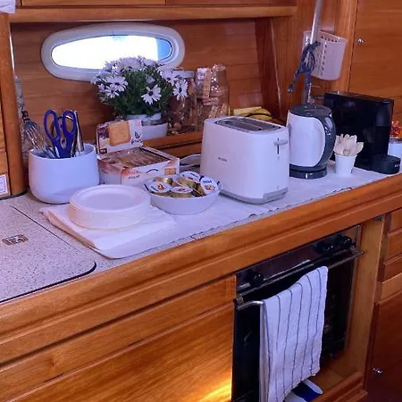 Charming Sailing Boat - Le Dimore Di Ines Botel Bari