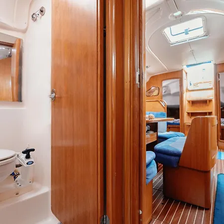 Charming Sailing Boat - Le Dimore Di Ines Botel