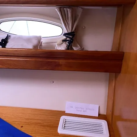 Charming Sailing Boat - Le Dimore Di Ines Hotel na wodzie Bari