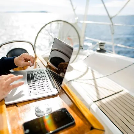 Charming Sailing Boat - Le Dimore Di Ines Ботель Бари